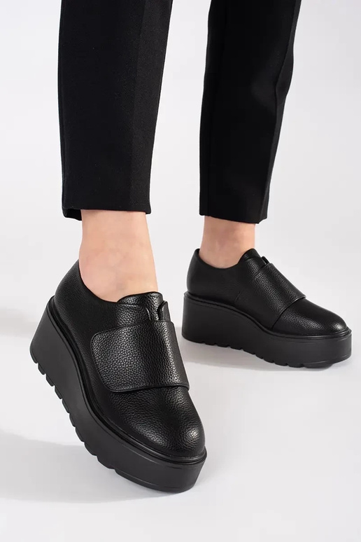 Čierne topánky na platforme