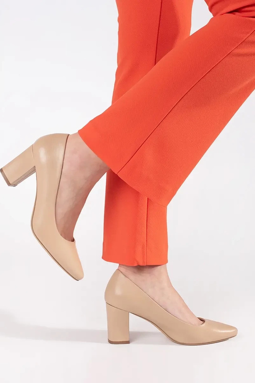 Pieskové lodičky na podpätku