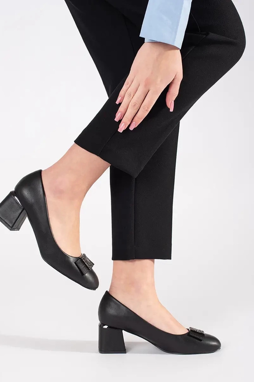 Čierne lodičky na podpätku