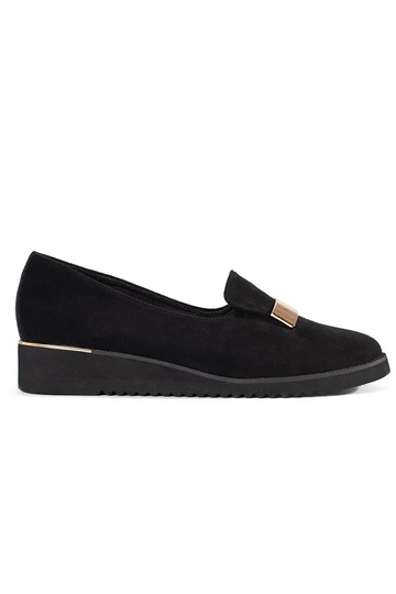 Čierne poltopánky na platforme