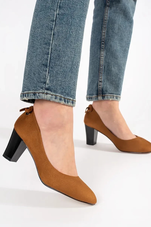 Červené zamszové lodičky na podpätku