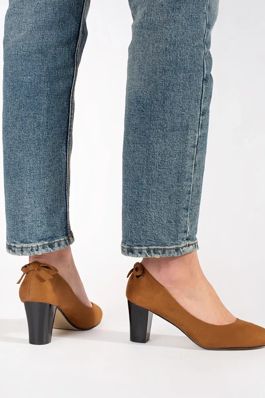 Červené zamszové lodičky na podpätku