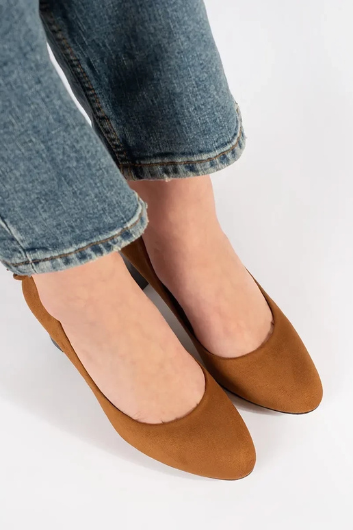 Červené zamszové lodičky na podpätku