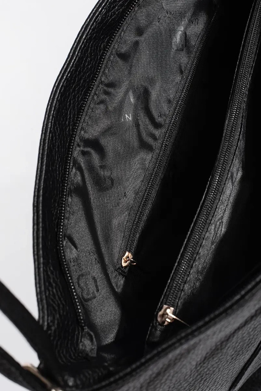 čierna Kabelka ze zlatámi zamkami
