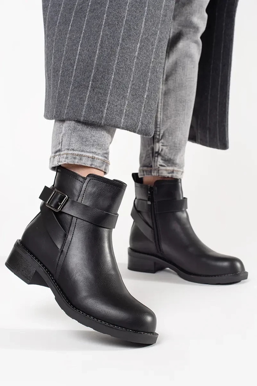 Čierne topánky na nízkom podpätku s...