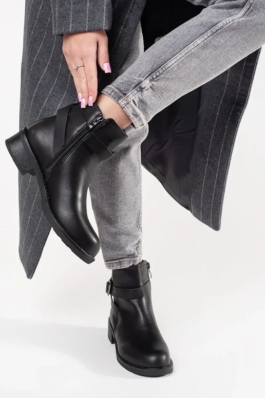 Čierne topánky na nízkom podpätku s...