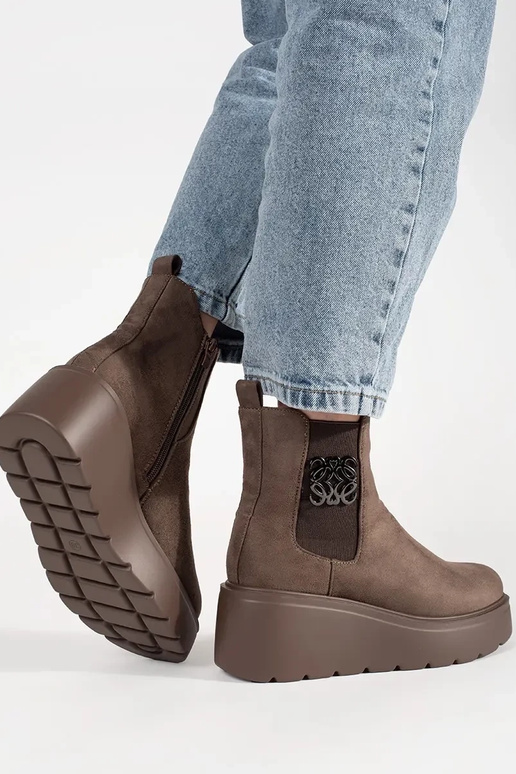 Hnedé Chelsea topánky z semišu