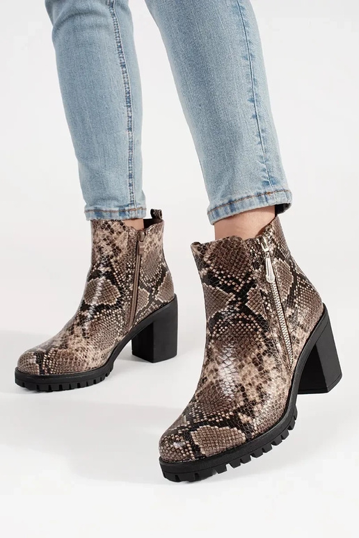 Topánky na podpätku In InężoIny Inzór