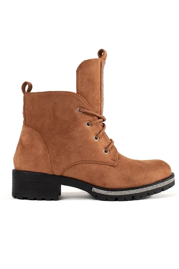 hnedé topánky so šnúrkami