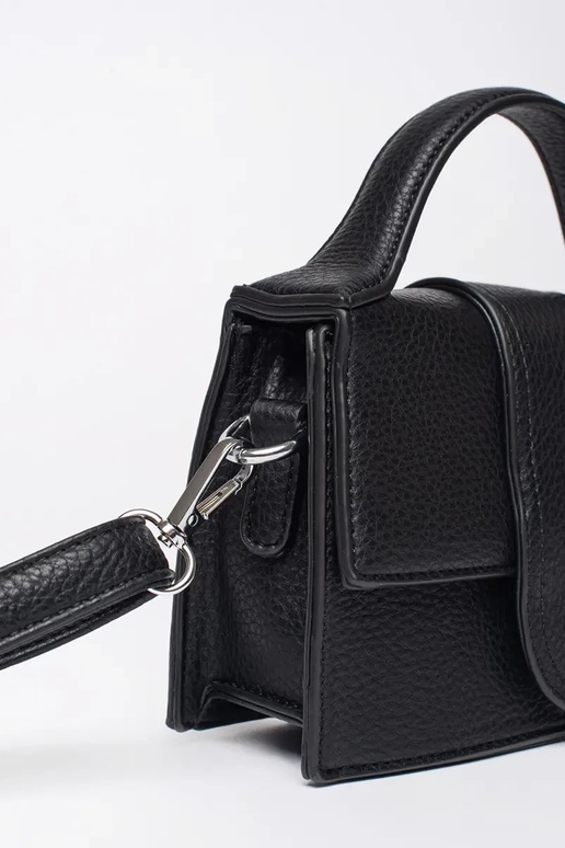 Čierna malá taška s rúčkou