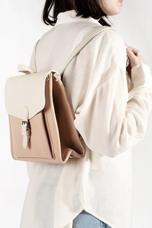 Batoh v farbe slonovinovej kosti