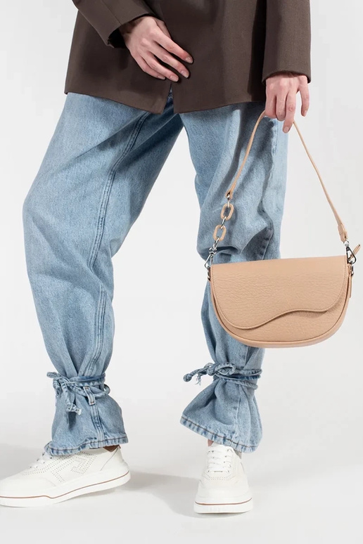 Kabelka v slonovinovej farbe typu nerka