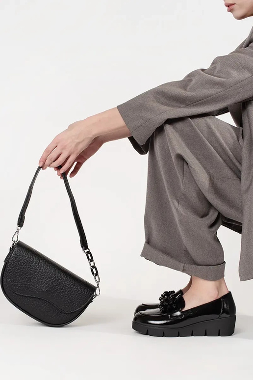 Čierna poštová taška