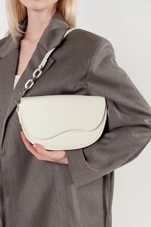 Biela kabelka typu nerka