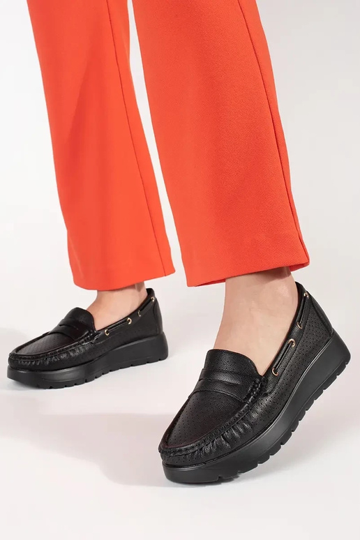 Štýlové dámske mokasíny čiernej farby