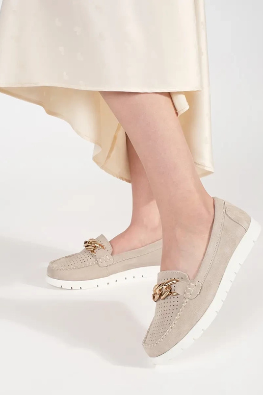 Béžové kožené mokasíny s reťazou na... Béžové kožené mokasíny s reťazou na...