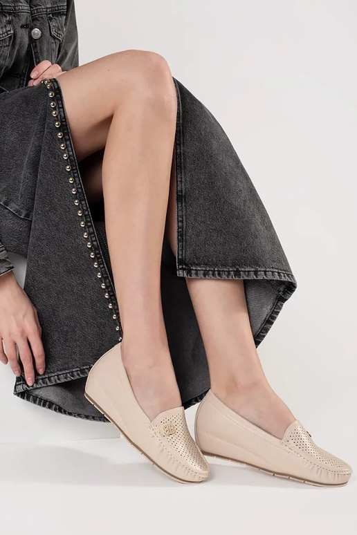 pieskovej farby dámske poltopánky s...