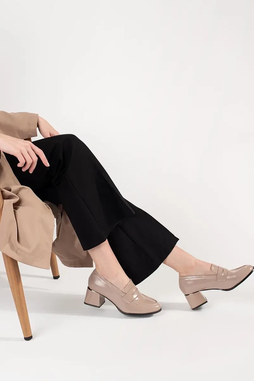 pieskové poltopánky na vysokých...