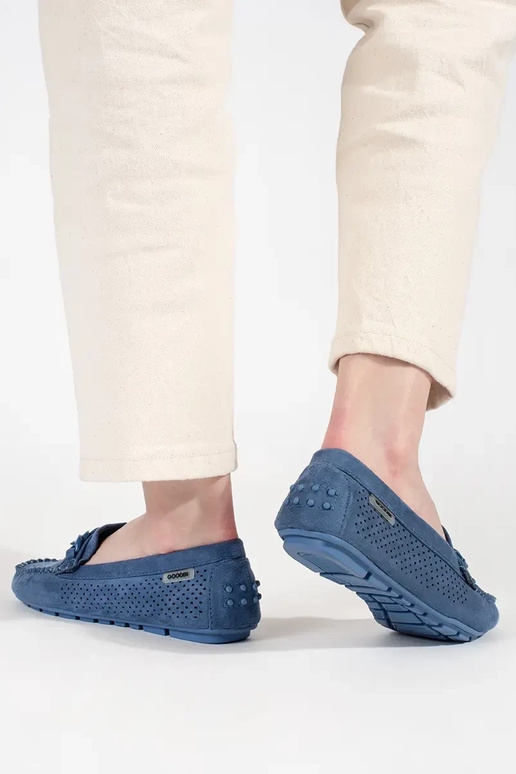 Modré perforované dámske mokasíny z... Modré perforované dámske mokasíny z...