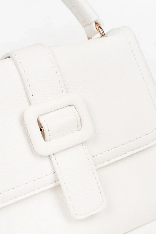 Biela malá kabelka so zlatými prvkami