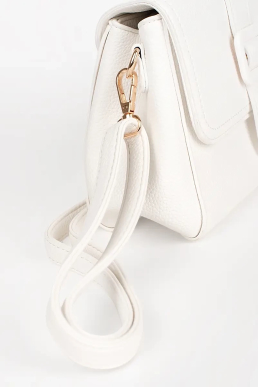 Biela malá kabelka so zlatými prvkami