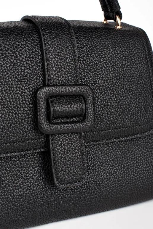 Čierna malá kabelka so zlatými prvkami