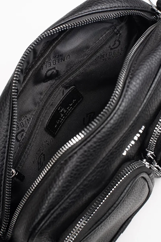 čierna malá taška s vreckami