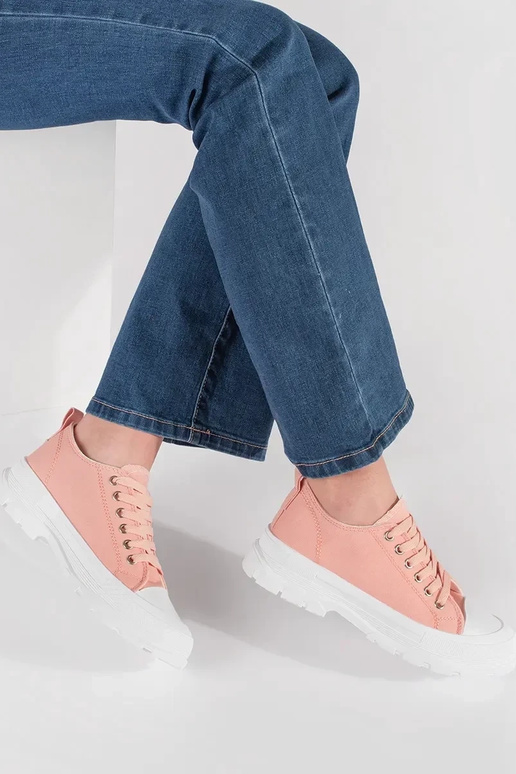 Klasické topánky na platforme v jasne...