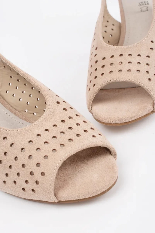 sandalové topánky pieskovej farby na...