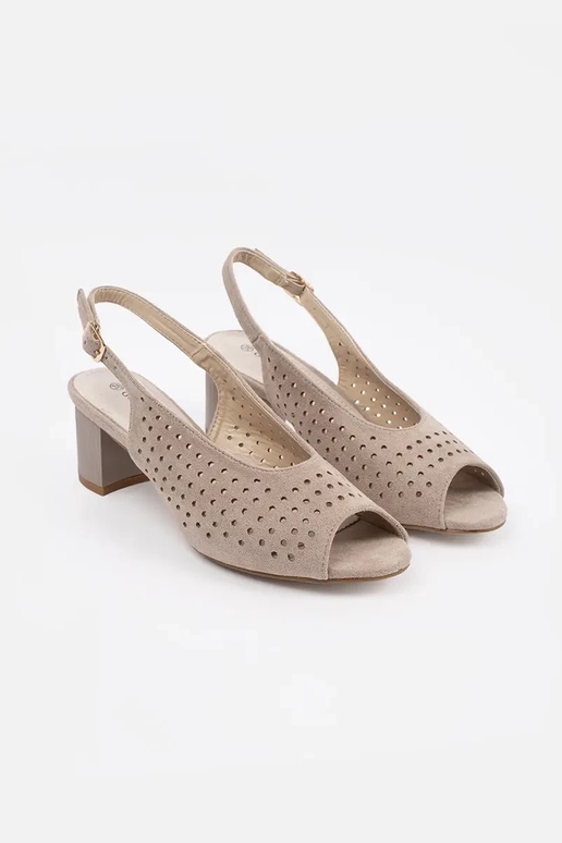 sandále na podpätku so striebrom... sandále na podpätku so striebrom...