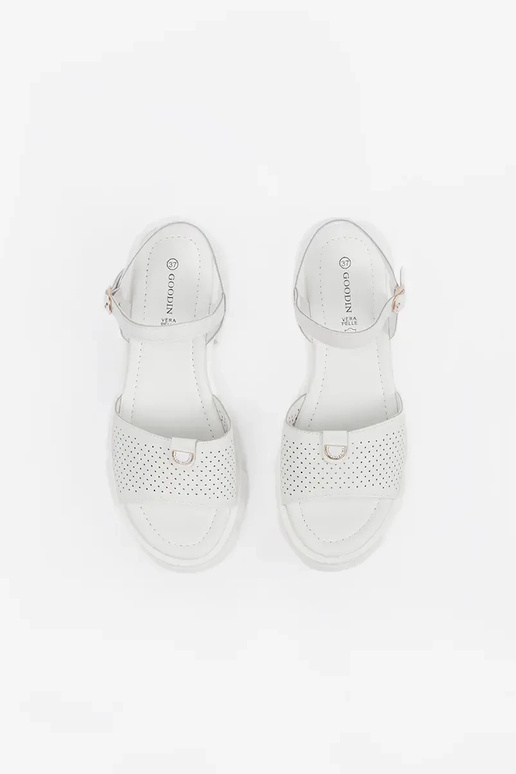 biele sandále s platformou biele sandále s platformou