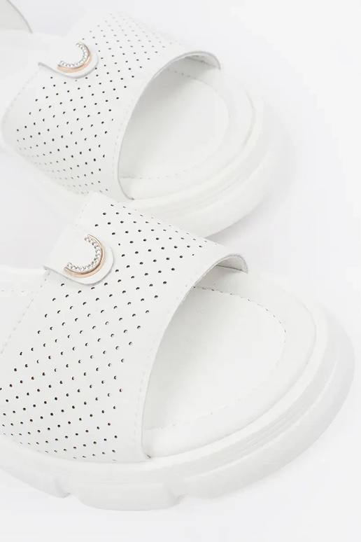 biele sandále s platformou biele sandále s platformou