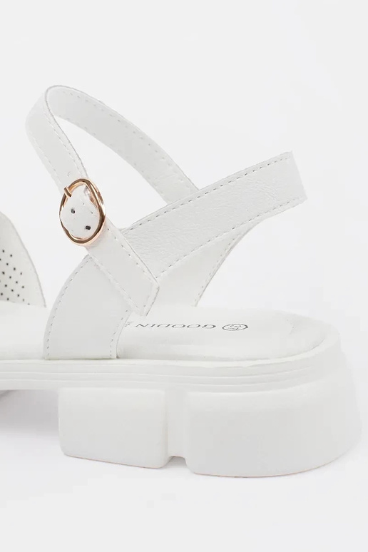 biele sandále s platformou biele sandále s platformou