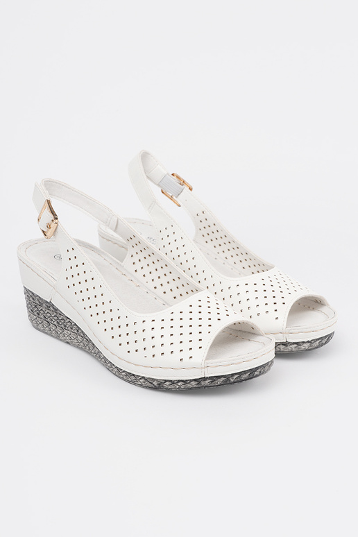 Biele čipkované sandále