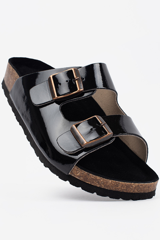 Čierne šľapky na plochom podošve