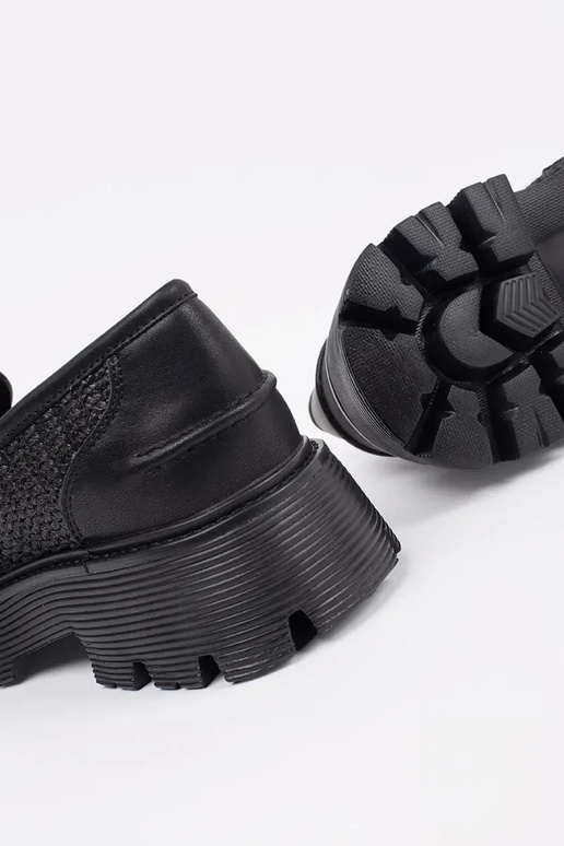 Čierne mokasíny s platformou a zlatým...