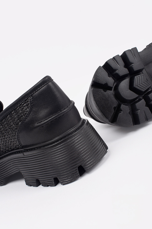 Čierne mokasíny s platformou a zlatým...