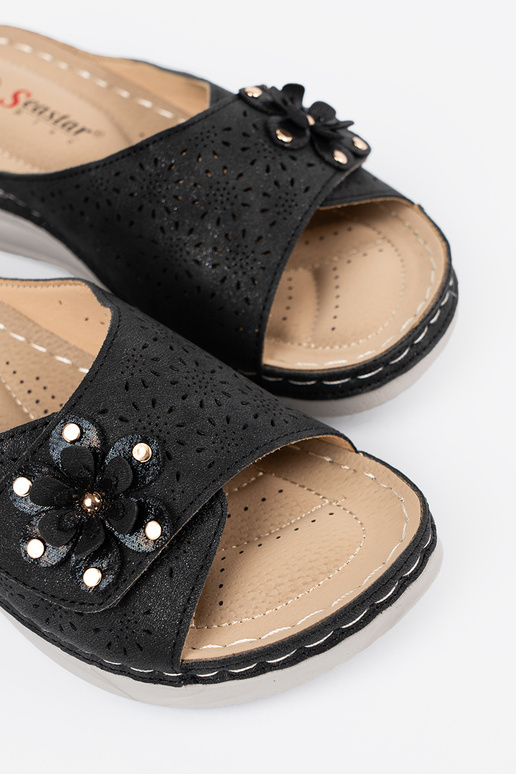 Dámske šľapky s dekoratívnymi kvetmi... Dámske šľapky s dekoratívnymi kvetmi...