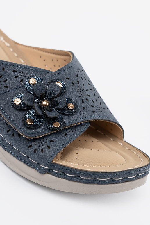 Dámske šľapky s dekoratívnymi kvetmi... Dámske šľapky s dekoratívnymi kvetmi...