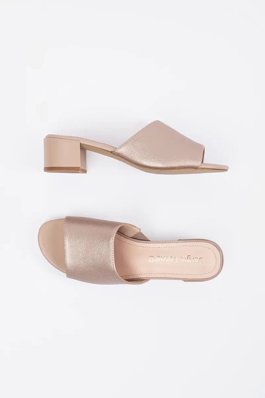 pieskové šľapky na vysokom podpätku...