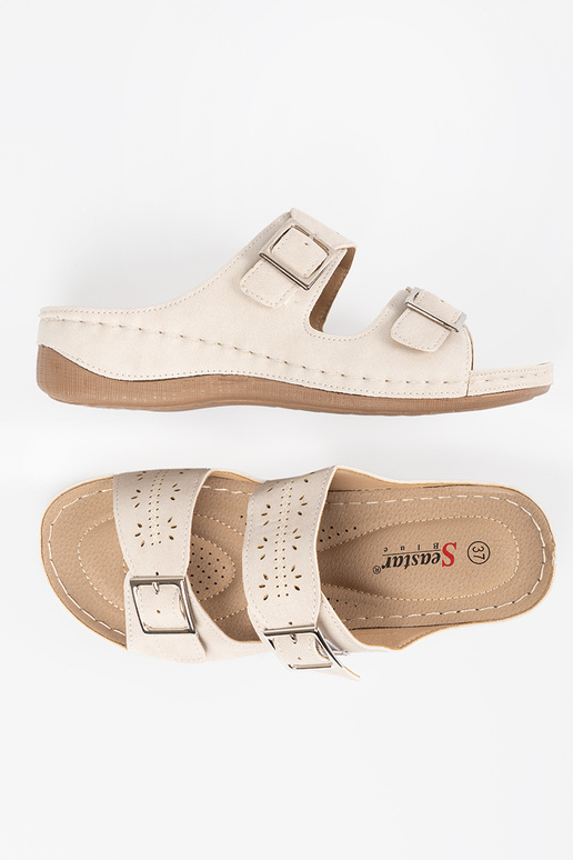 Sandalové šľapky na nízkej platforme... Sandalové šľapky na nízkej platforme...