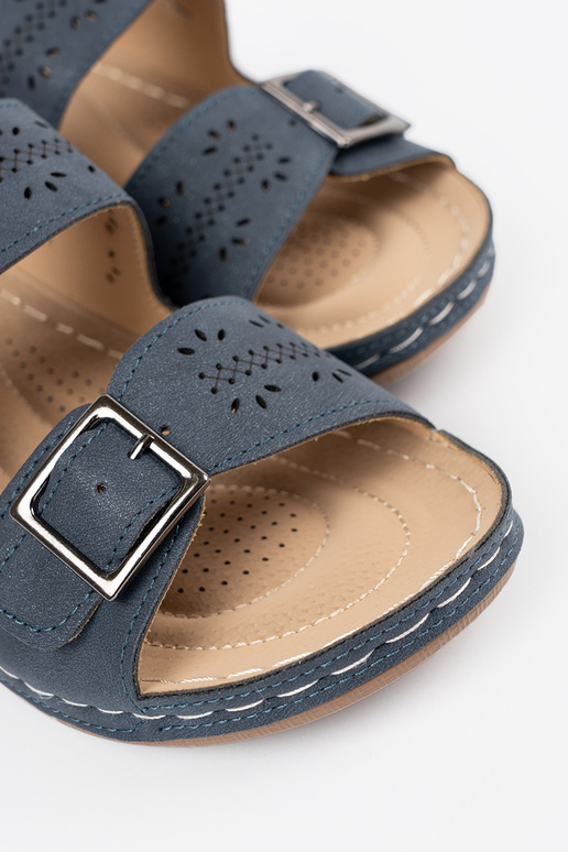 Sandalové šľapky na nízkej platforme... Sandalové šľapky na nízkej platforme...