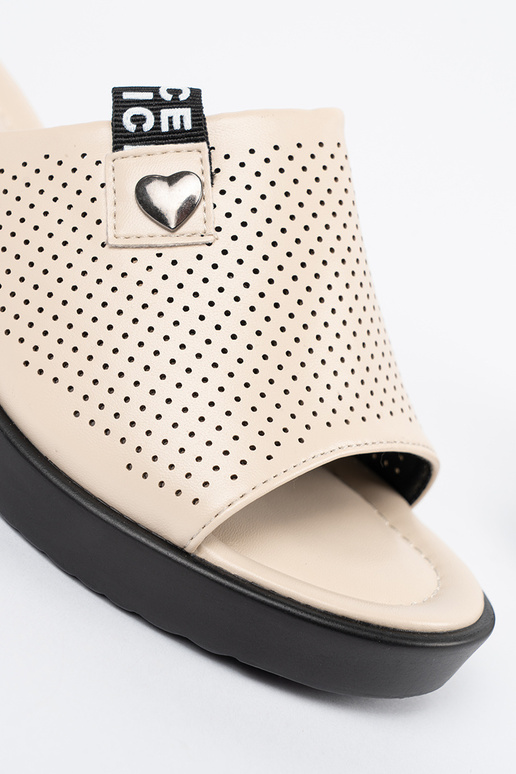 Dámske šľapky s platformou pieskovej... Dámske šľapky s platformou pieskovej...