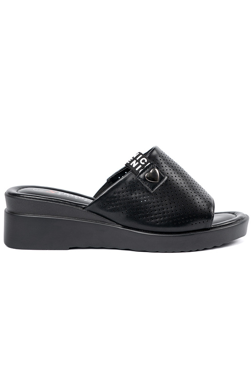 Ažúrové šľapky s platformou čiernej... Ažúrové šľapky s platformou čiernej...