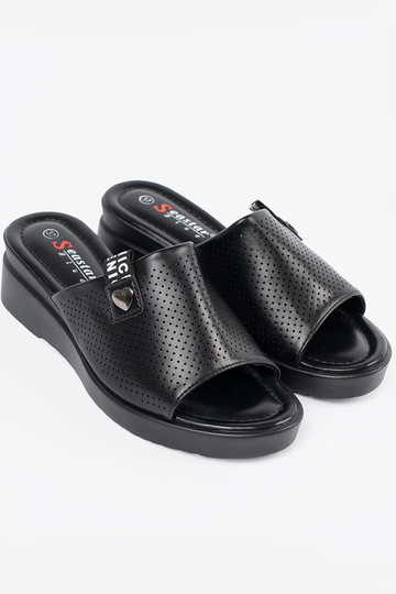 Ažúrové šľapky s platformou... 2