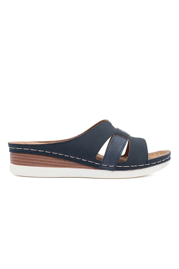 Pohodlné šľapky na nízkom...