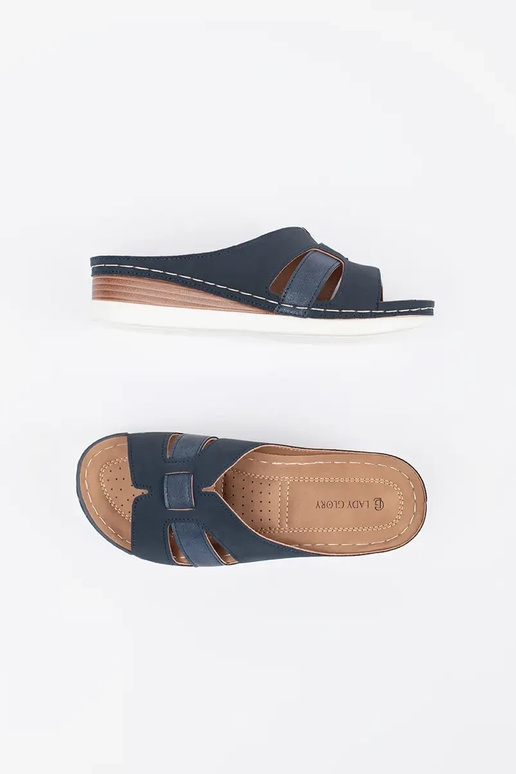 Pohodlné šľapky na nízkom klinovom...