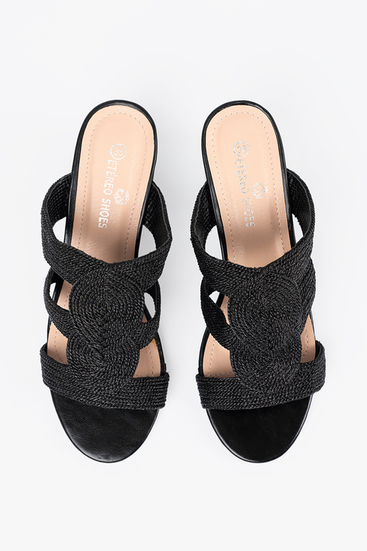 Čierne pletené sandále na vysokých...