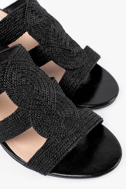 Čierne pletené sandále na vysokých...
