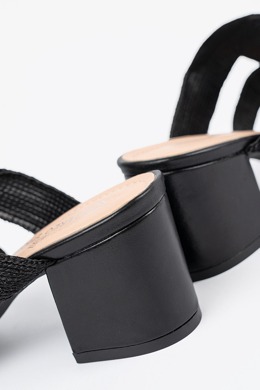 Čierne pletené sandále na vysokých...
